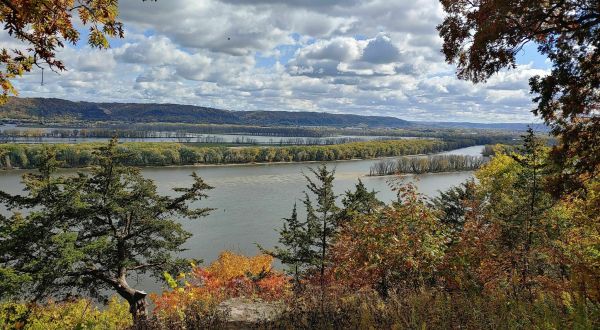 You’ll Never Get Enough Of The River Views You Find Hiking Through Effigy Mounds National Monument In Iowa