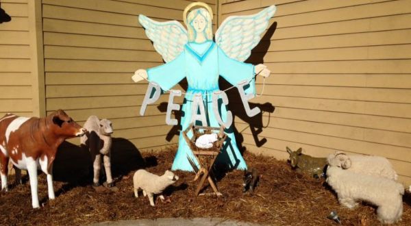 Walk Through A Mid-1800s-Themed Christmas Display At Santa’s Ozark Mountain Village In Oklahoma