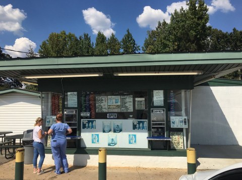 Mrs. Story's Dairy Bar Is A Tiny Roadside Shack In Alabama That'll Remind You Of The Good Ole Days