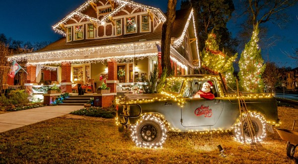 These 9 Neighborhoods Just Might Have The Best Christmas Lights In All Of Texas
