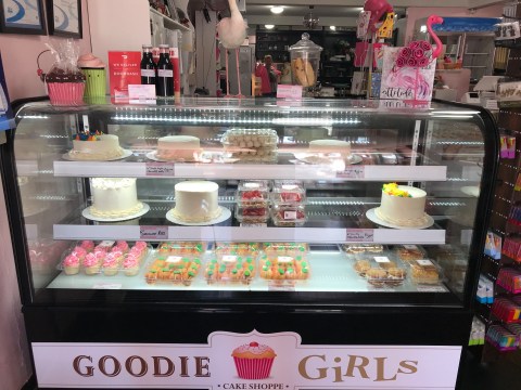 Be Dazzled By The Creative Cakes Baked By The Goodie Girls Cake Shoppe Near Pittsburgh