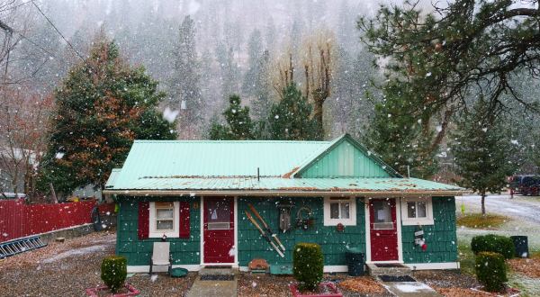 There’s No Bad Time For A Stay At The Year-Round Cabin Resort Along Idaho’s Little Salmon River