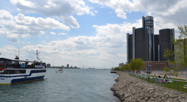 Here’s Detroit’s Top Outdoor Attraction And You’ll Definitely Want To Do It
