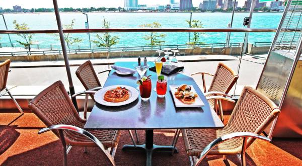 The River Views From Joe Muer Seafood In Detroit Are As Praiseworthy As The Food