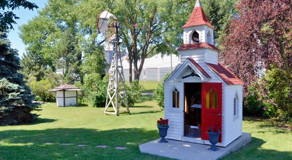 Morning Star Chapel Is One Of The Smallest Churches In The Country And You Can Find It In Iowa