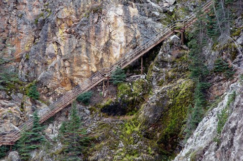 The Steep And Challenging Hike Down Uncle Tom's Trail In Wyoming Will Test Your Bravery