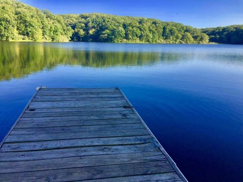The Hike To Iowa's Pretty Little Lacey Keosauqua Lake In Iowa Is Short And Sweet
