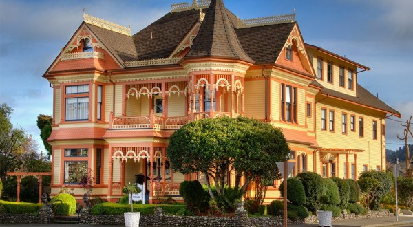 An Enchanting Getaway Awaits At The Gingerbread Mansion, A Victorian-Era B&B In Northern California