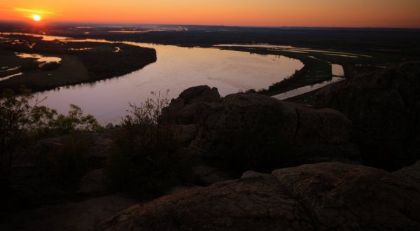 The Sunrises At This State Park In Arkansas Are Worth Waking Up Early For