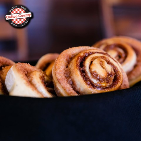 Have A Cinnamon Roll With Every Meal At Arkansas' Calico County