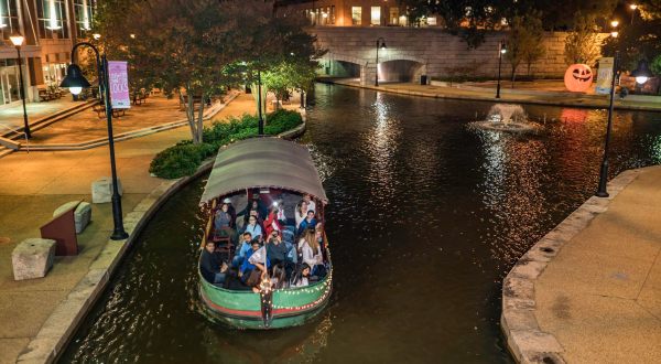 Take A Ride On This One-Of-A-Kind Canal Boat In Virginia