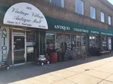 You’ll Find Hundreds Of Treasures At This 5,000-Square-Foot Antique Mall In Nebraska