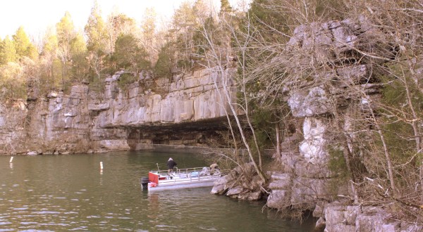 Tennessee’s Nickajack Lake Is Home To A Truly Unique Cave With Loads Of Tennessee History