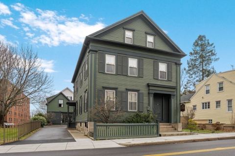The Infamous Lizzie Borden Axe Murder House Is Now For Sale In Massachusetts