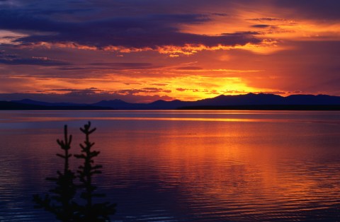 The Sunrises At Yellowstone Lake In Wyoming Are Worth Waking Up Early For