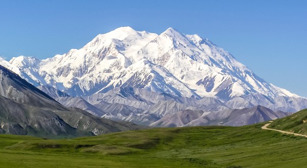 The Seven Biggest Mountains In The United States Are All In Alaska And They Will Take Your Breath Away