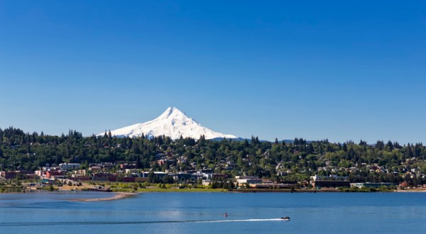 This Weekend Itinerary Is Perfect For Exploring Hood River in Oregon