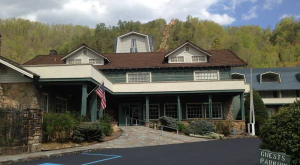 Get Away From It All With A Stay At The Historic Gatlinburg Inn In The Mountains Of Tennessee