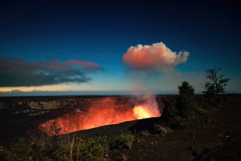 The Unexpected Eruption Of The Halemaʻumaʻu Lava Lake In Hawaii Must Be Seen To Be Believed