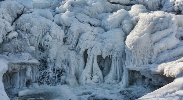 The 33-Foot Frozen Waterfall At Ramsey Park Is One Of Minnesota’s Hidden Winter Attractions