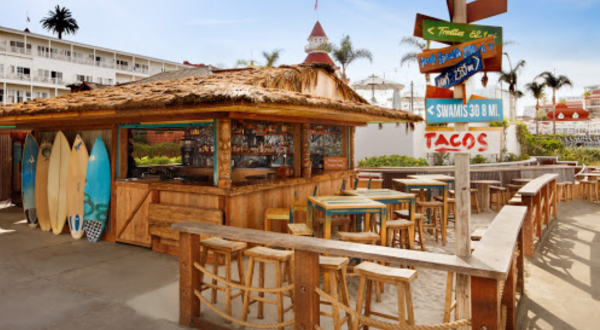 The Tiny Beach And Taco Shack In Southern California Serves Tacos To Die For