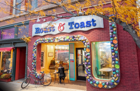 Roast & Toast In Michigan Is An Eclectic Cafe That Will Welcome You All Year Round