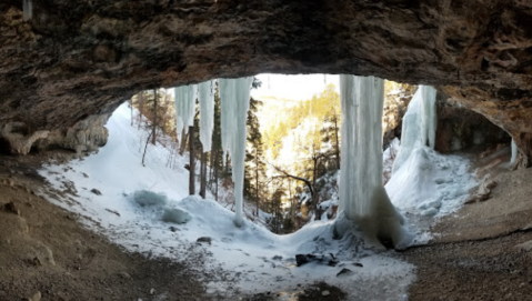 South Dakota's Spearfish Community Caves Looks Even More Spectacular In the Winter
