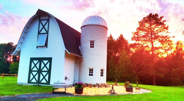 You’ll Find A Countryside Oasis When You Book A Stay At This Beautiful Barn Airbnb In Minnesota