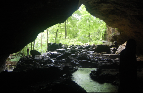 The Maquoketa Caves Loop Trail Will Show You A Completely New Side Of Iowa