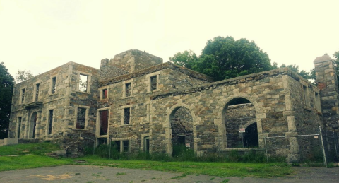 Visit These Fascinating Mansion Ruins In Maine For An Adventure Into The Past