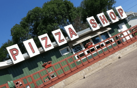 The Mayville Pizza Shop In North Dakota Has Been Serving Delicious Pizza For Over 50 Years