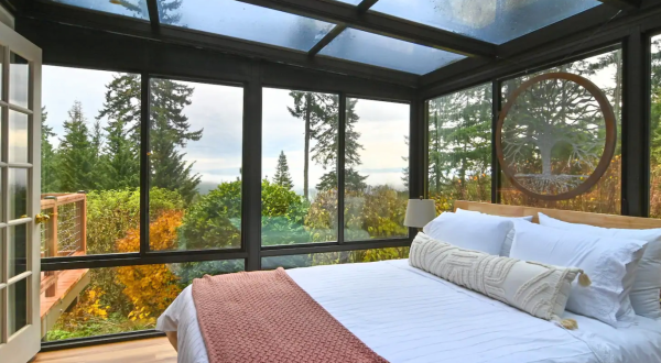 Nature Surrounds You When You Sleep In The Atrium Of This Pretty Oregon Chalet