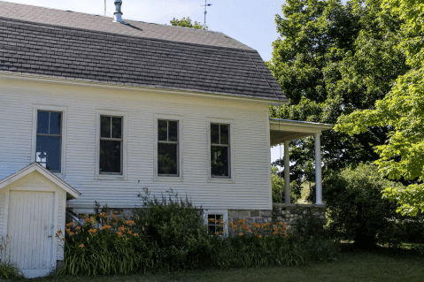 For Your Next Michigan Getaway, Rent This Charming Farmhouse With Its Own Private Sauna