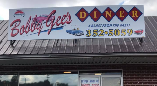 Take A Step Back In Time With A Meal At The Retro Bobby Gee’s Diner In Tennessee