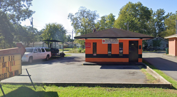 Lil’ D’s BBQ Is A Tiny Joint With Big Flavors In Arkansas