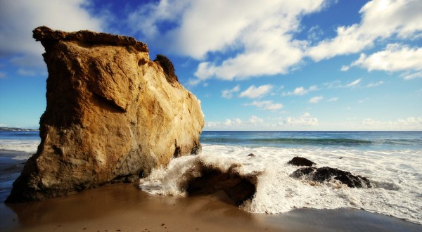 El Matador Beach Trail In Southern California Is Full Of Awe-Inspiring Rock Formations