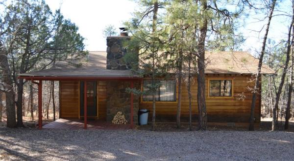 You’ll Have A Front Row View Of The Arizona Apache National Forest In These Cozy Cabins