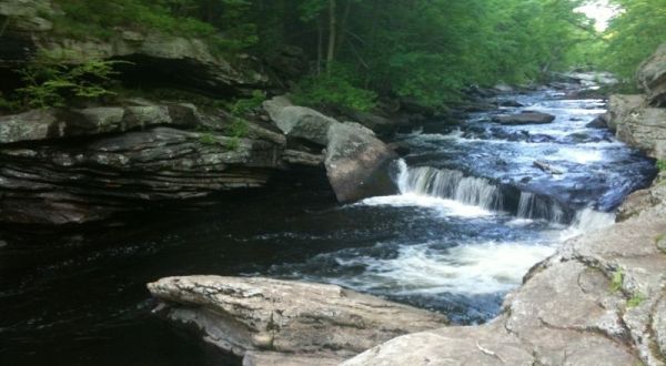 You’ll Want To Spend All Day At Diana’s Pool, A Waterfall-Fed Pool In Connecticut