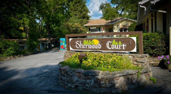 Sherwood Court Is A Cottage Campground In Arkansas That Just May Be Your New Favorite Destination