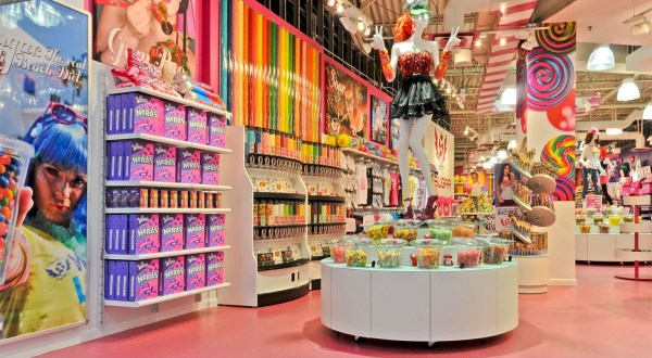 You’ll Want To Visit The Gigantic IT’SUGAR Candy Store In New Jersey Over And Over Again