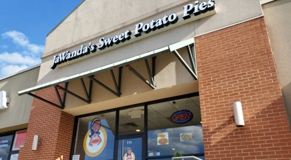 The Most Heavenly Sweet Potato Pies Are Served Up At JaWanda’s In Alabama