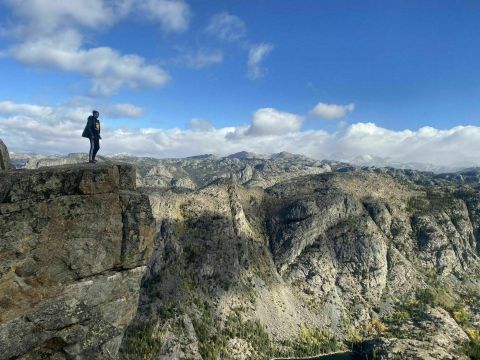 This Effortless Hike In Wyoming Takes You To The Top Of A Gorgeous Overlook