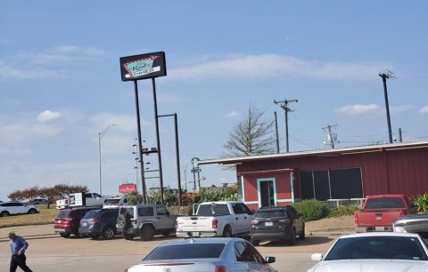 Come To Hot Rodz Diner In Texas For A Delicious Blast From The Past