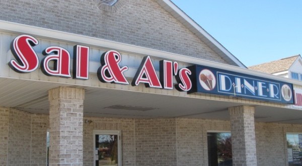 Sal & Al’s Diner Is Also An Ohio Pizzeria And Ice Cream Parlor That’s Worthy Of A Road Trip