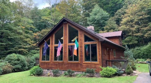 Soak In A Hot Tub Surrounded By Natural Beauty At This Cabin Near Pittsburgh