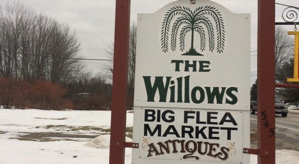 The Willows Flea Market Is A Three-Story Antique Shop In Maine That’s Almost Too Good To Be True