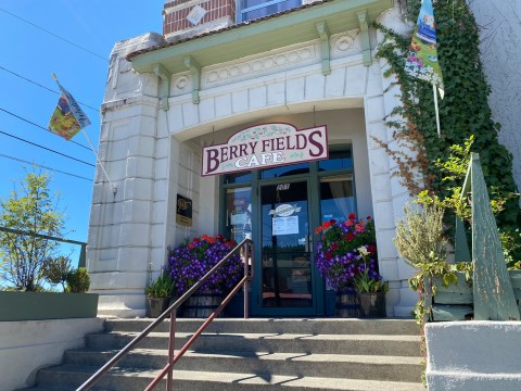 Berry Fields Cafe Is A Roadside Hidden Gem That Serves Some Of Washington's Best Breakfast