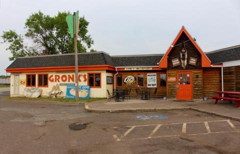Home Of The 3-Pound Enger Tower Burger, Gronk’s Grill And Bar In Wisconsin Shouldn't Be Passed Up