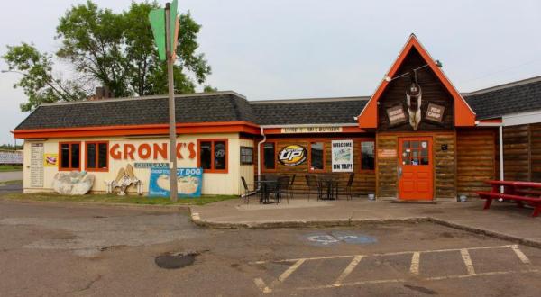 Home Of The 3-Pound Enger Tower Burger, Gronk’s Grill And Bar In Wisconsin Shouldn’t Be Passed Up