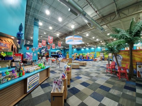 Cowabunga's Is A Tropical-Themed Indoor Playground In New Hampshire That’s Insanely Fun